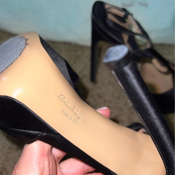 AUTHENTIC Salvatore Ferragamo size 34.5 - Picture 3 of 4